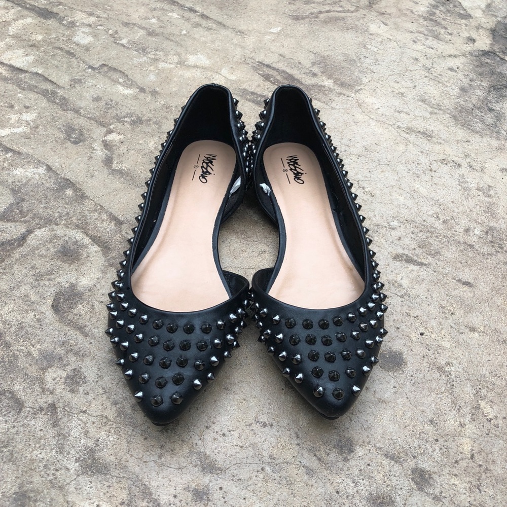 7 1/2 Mossimo Black Studded Flats